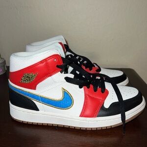 - Nike Air Jordan 1 Mid SE "Let(Her)Man"